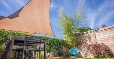 Comment choisir la voile d’ombrage idéale pour son espace extérieur